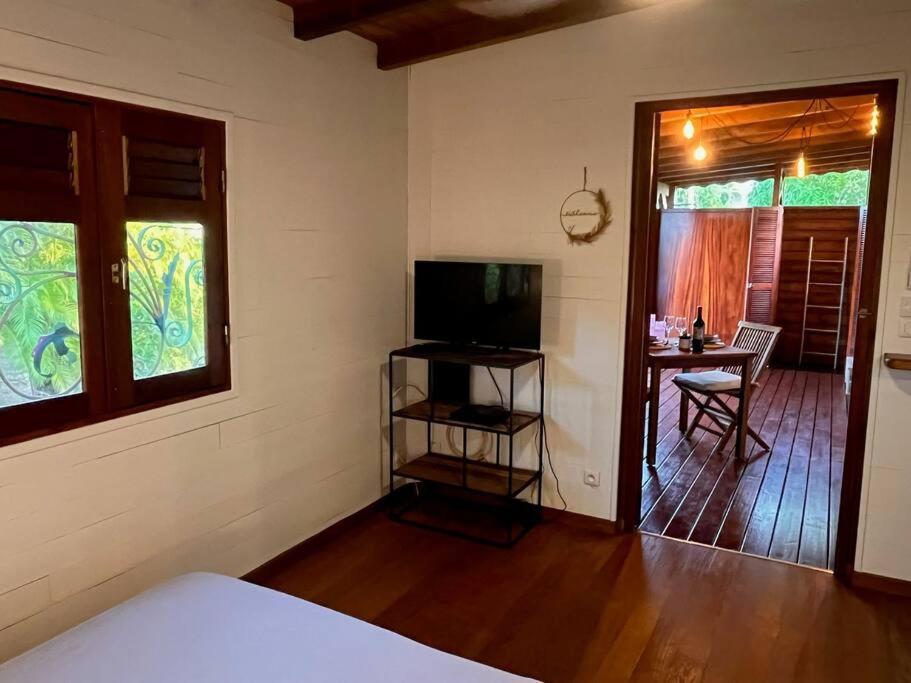 Bungalow Avec Jacuzzi Privatif Villa ซานต์-โรส ภายนอก รูปภาพ