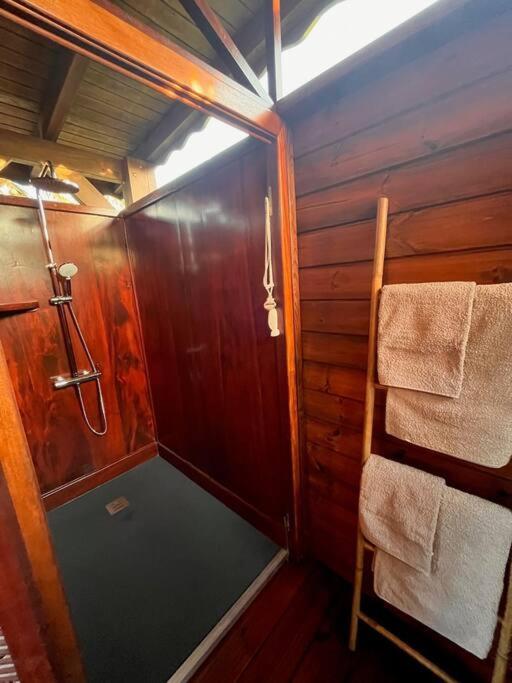 Bungalow Avec Jacuzzi Privatif Villa ซานต์-โรส ภายนอก รูปภาพ